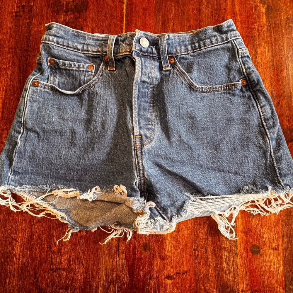 Levis 501 Original High Rise Denim Shorts Medium Wash Blue Cut Off W27 563270055